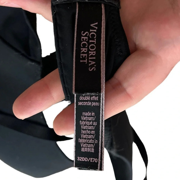 Victoria’s Secret • Black T-Shirt Lightly Lined Wireless Bra - Picture 8 of 10